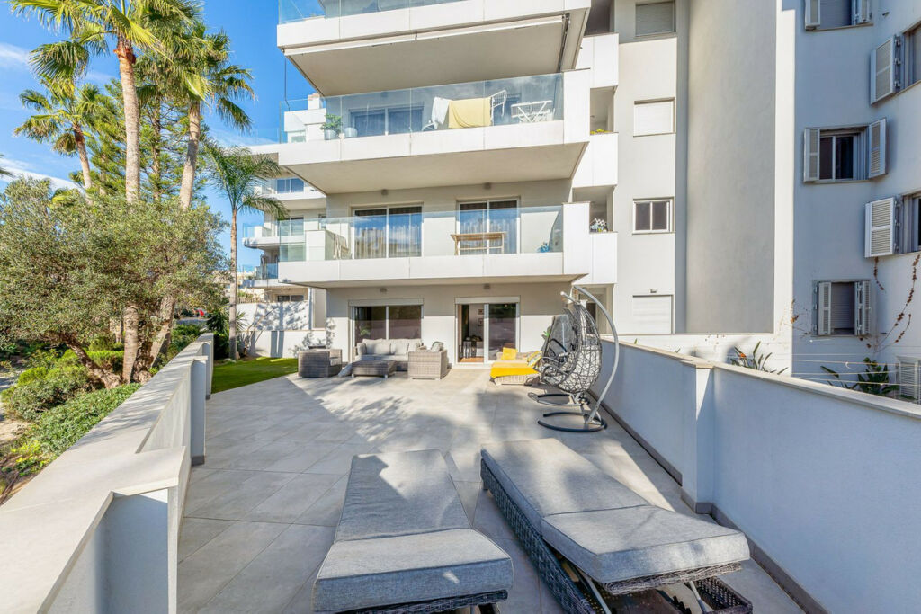 Ground Floor Apartment El Faro Málaga - image 8