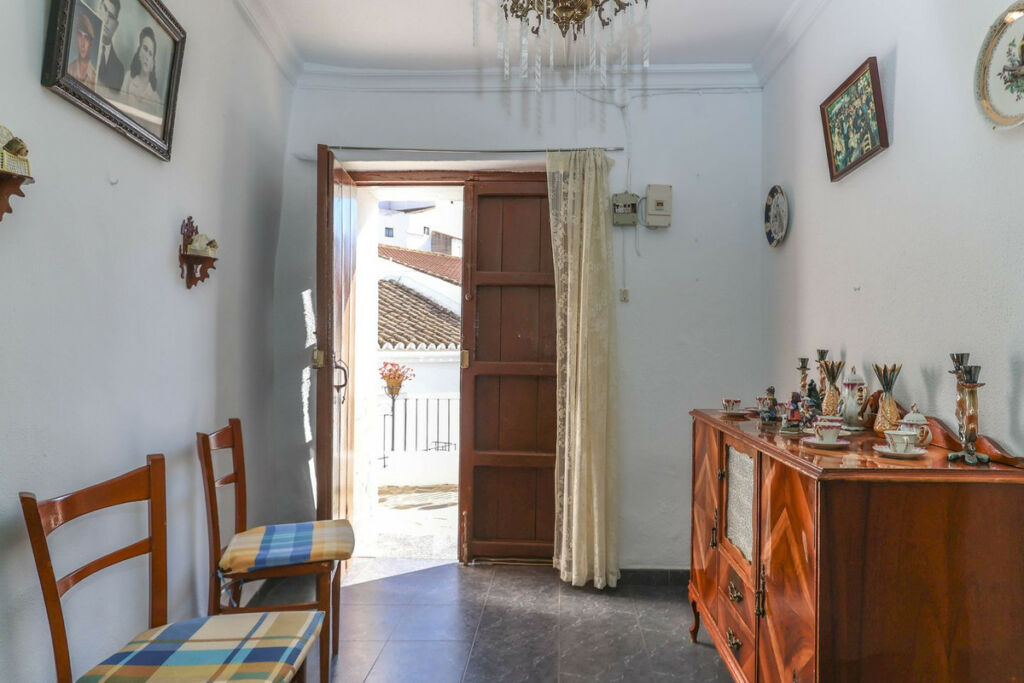 Townhouse Yunquera Málaga - image 8