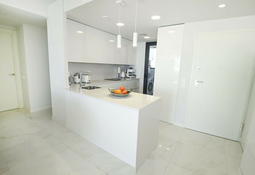 Middle Floor Apartment Benidorm Alicante - image 9