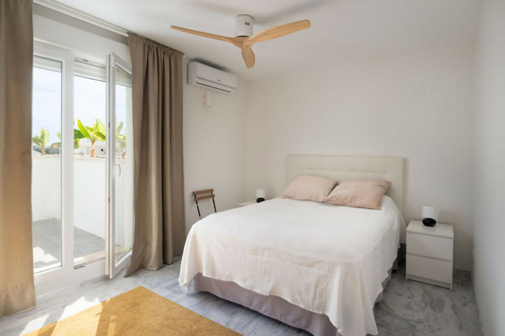 Penthouse Nueva Andalucía Málaga - image 9