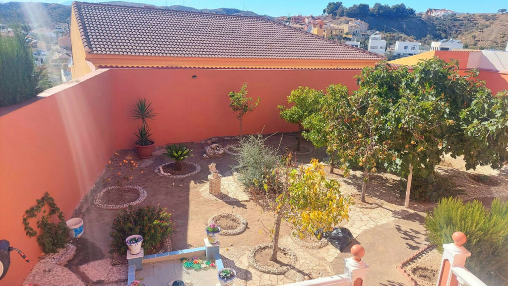 Detached Villa Puerto de la Torre Málaga - image 9