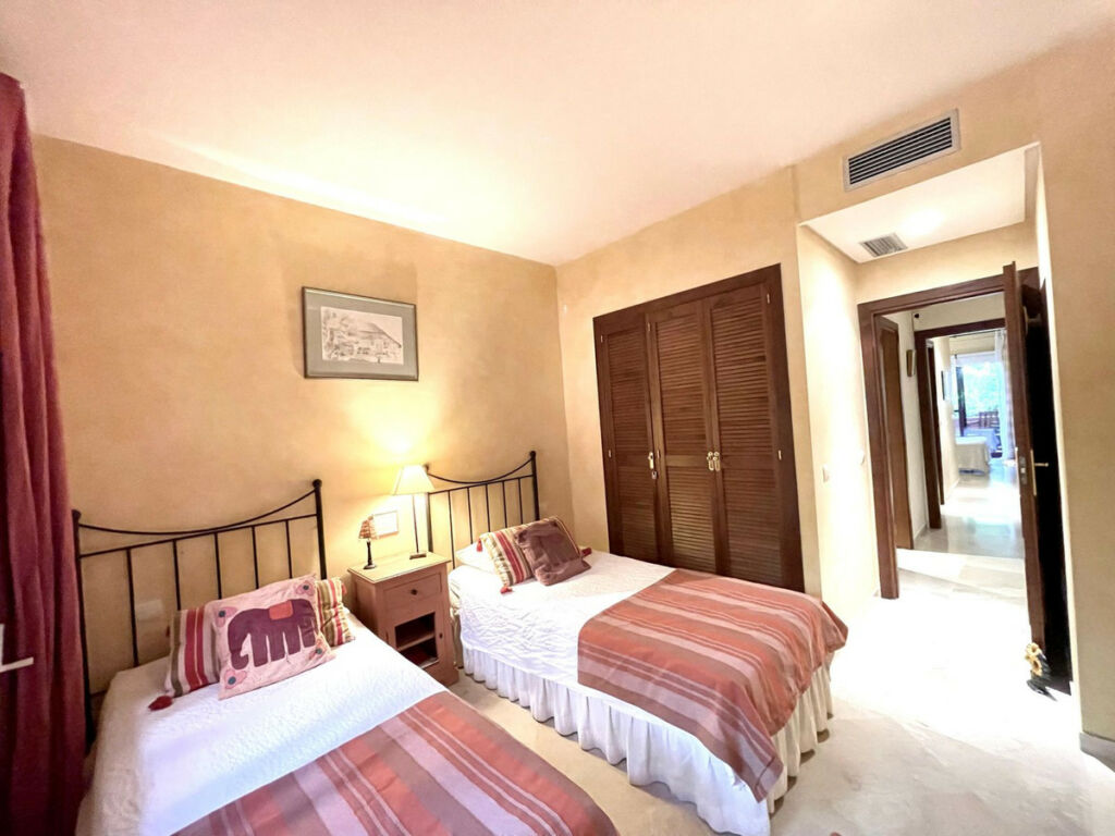 Ground Floor Apartment Los Monteros Málaga - image 9