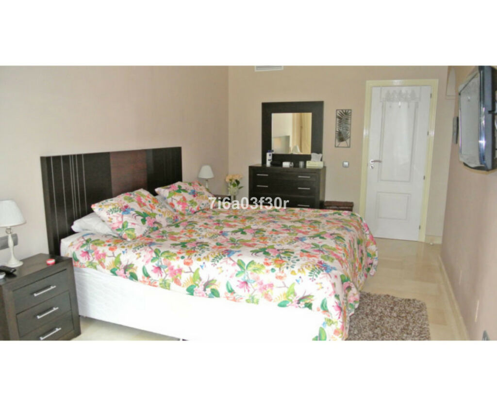 Ground Floor Apartment Atalaya Málaga - image 9