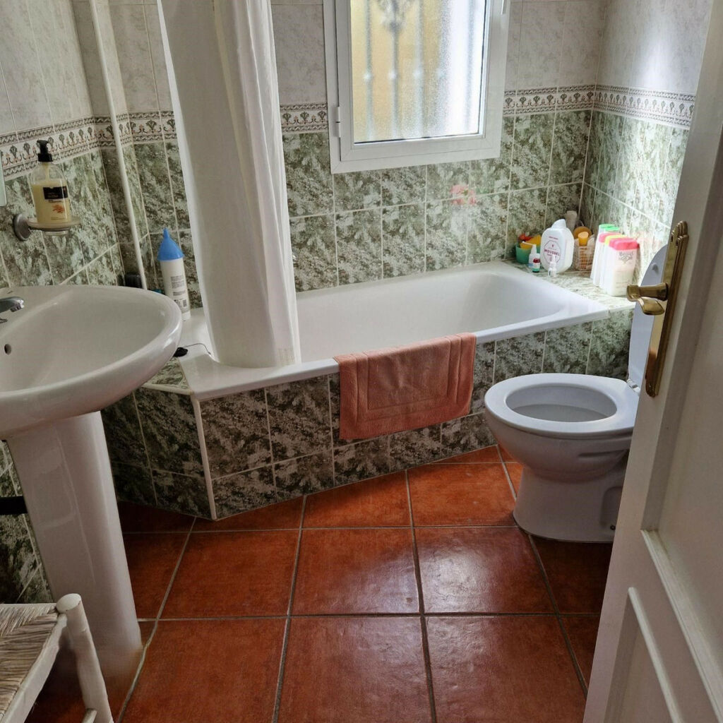 Townhouse Las Lagunas Málaga - image 10