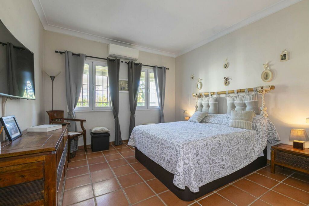 Detached Villa San Pedro de Alcántara Málaga - image 9