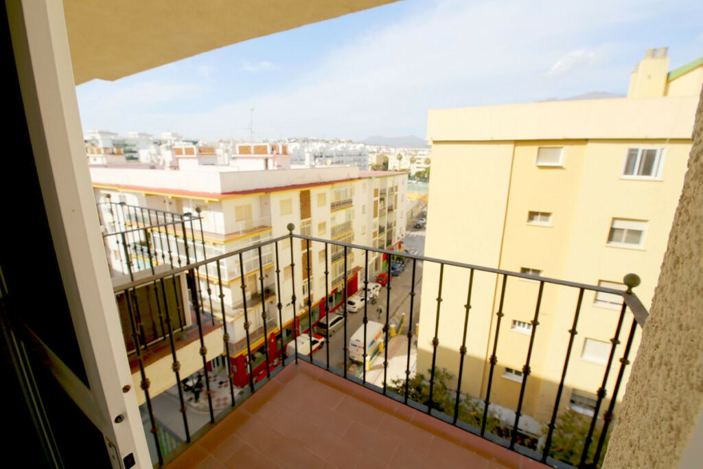 Middle Floor Apartment Estepona Málaga