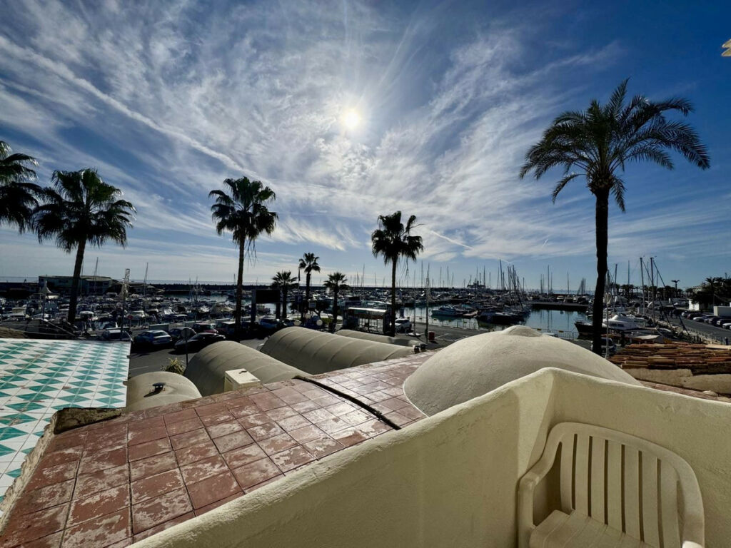 Middle Floor Apartment Benalmadena Costa Málaga - image 3