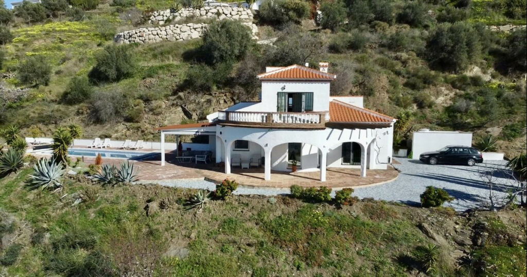 Detached Villa Arenas Málaga - image 2