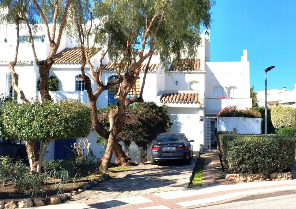 Townhouse Nueva Andalucía Málaga
