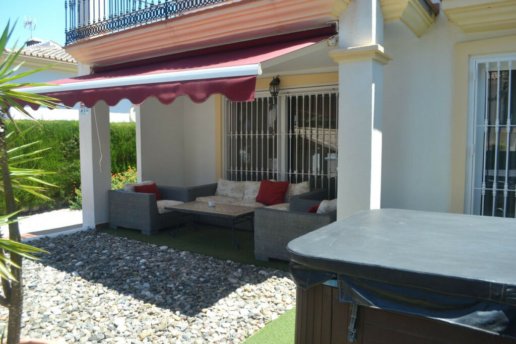 Semi-Detached House Alhaurin Golf Málaga - image 2