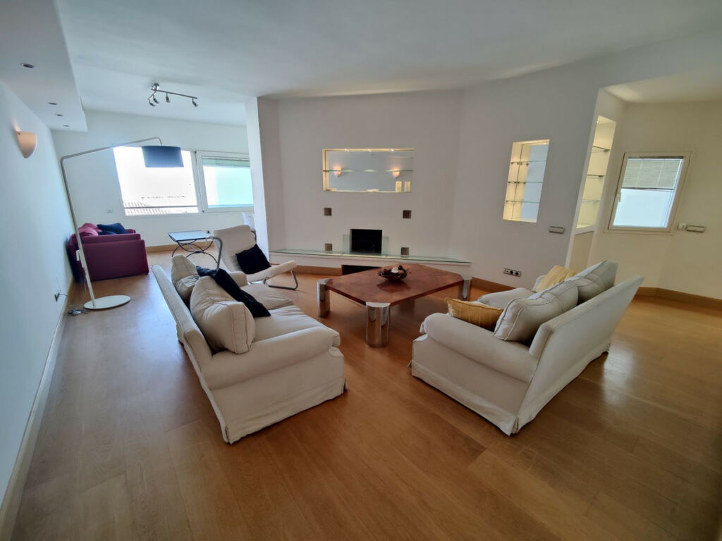 Middle Floor Apartment Puerto Banús Málaga