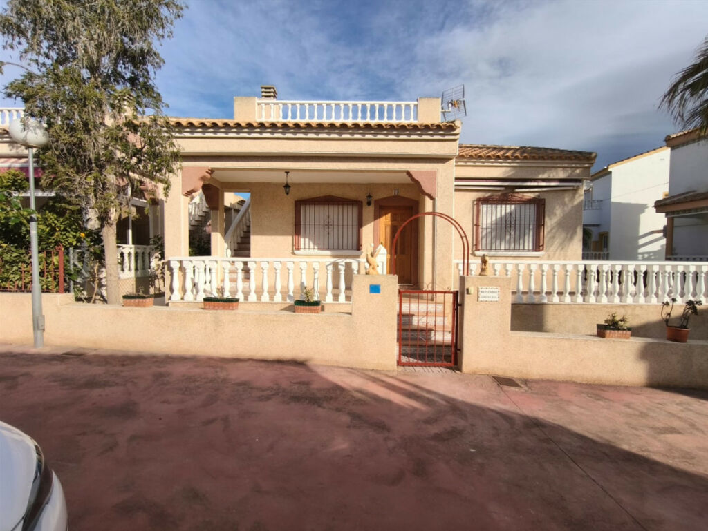 Townhouse Montemar Alicante - image 10