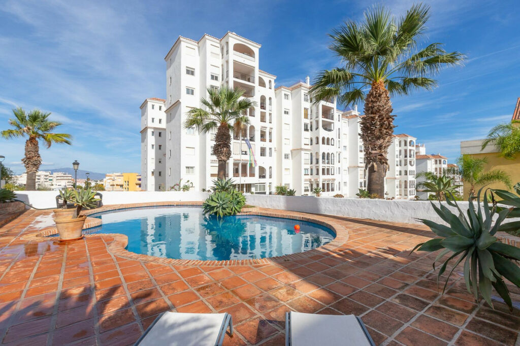 Townhouse Estepona Málaga - image 9