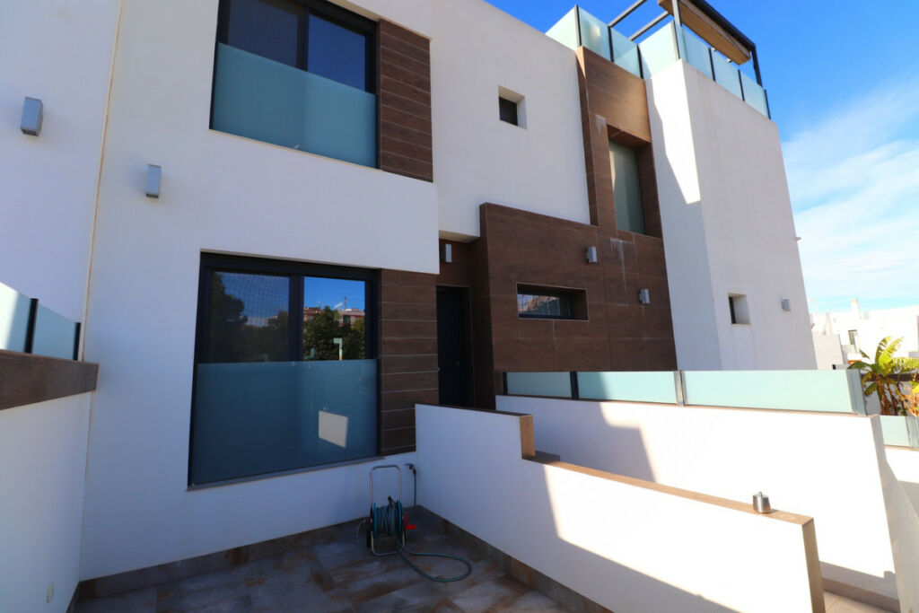Townhouse Benijofar Alicante - image 2