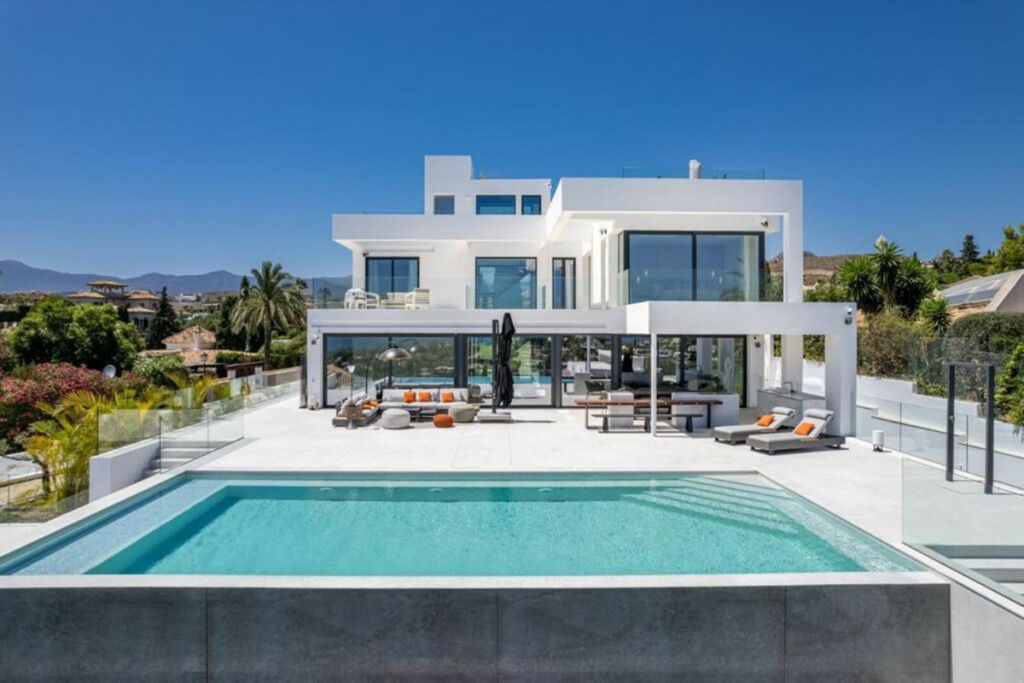 Detached Villa New Golden Mile Málaga