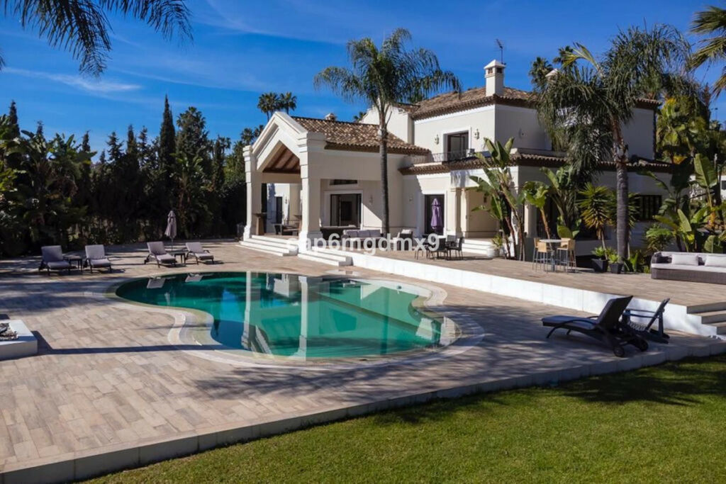Detached Villa Nueva Andalucía Málaga