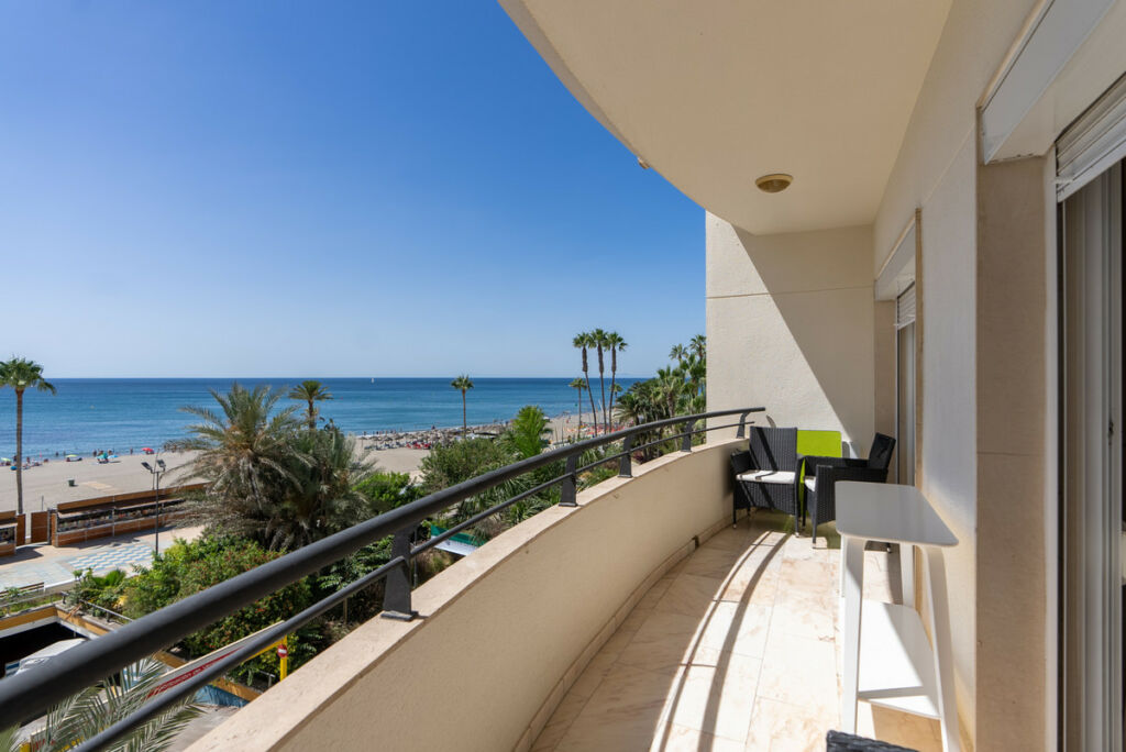 Middle Floor Apartment Estepona Málaga
