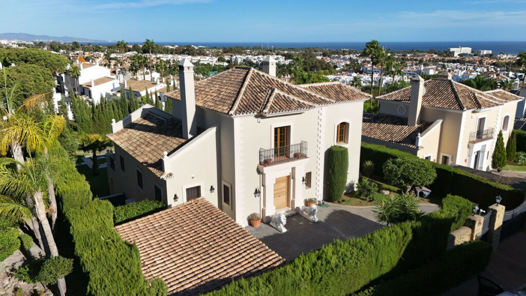 Detached Villa El Paraiso Málaga