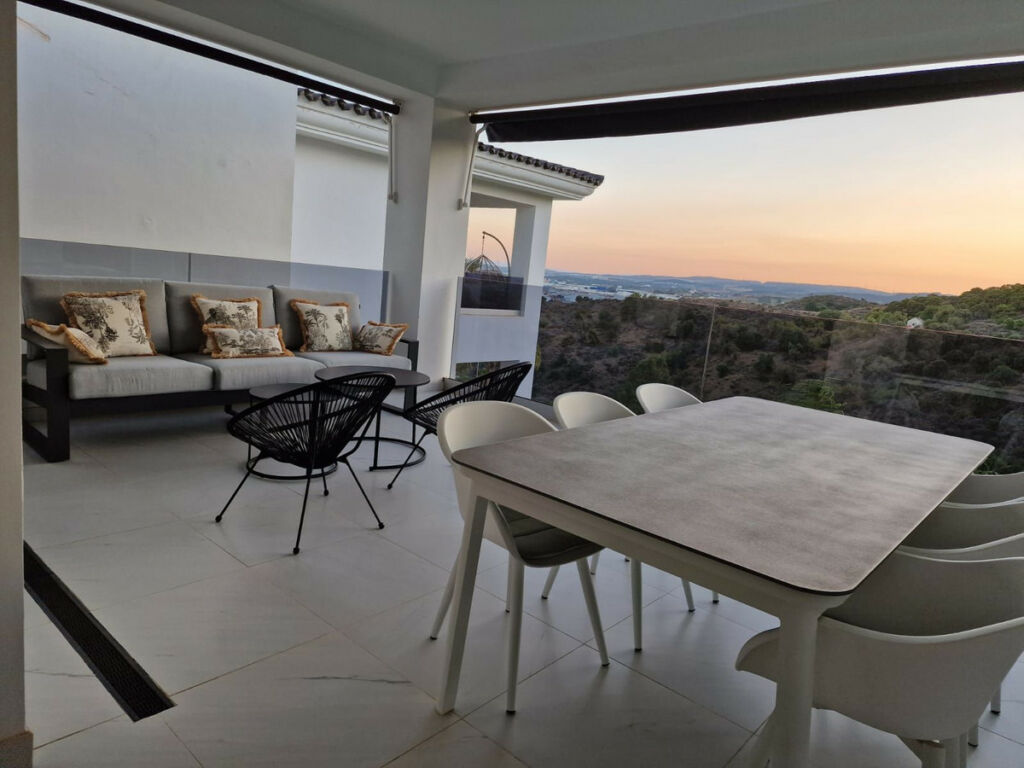 Middle Floor Apartment Estepona Málaga