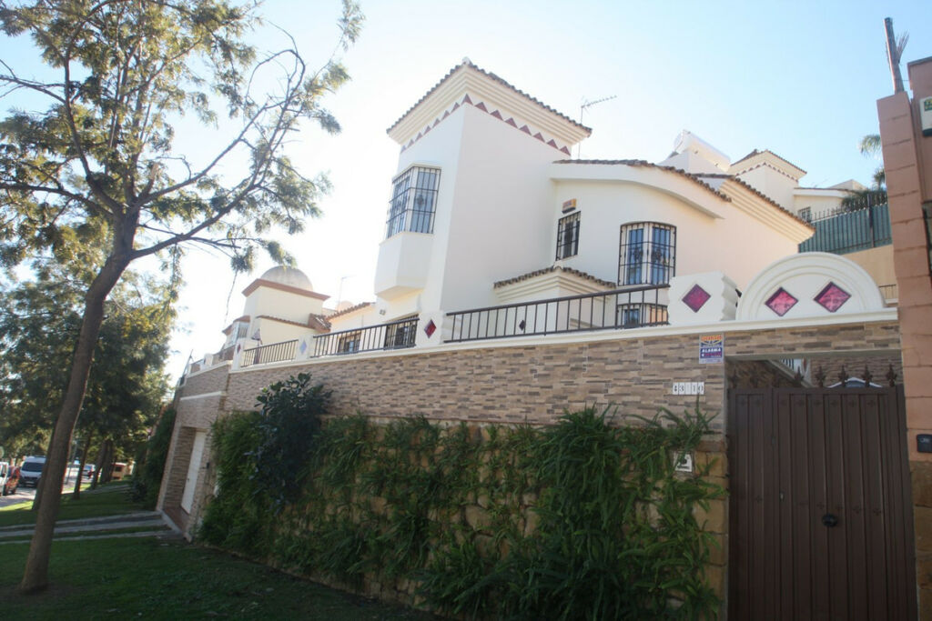 Detached Villa Benalmadena Málaga