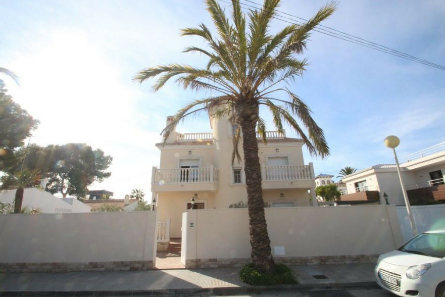 Detached Villa Cabo Roig Alicante