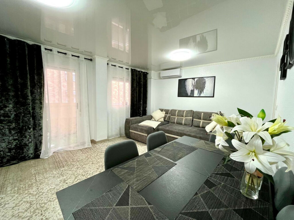 Middle Floor Apartment Torrevieja Alicante