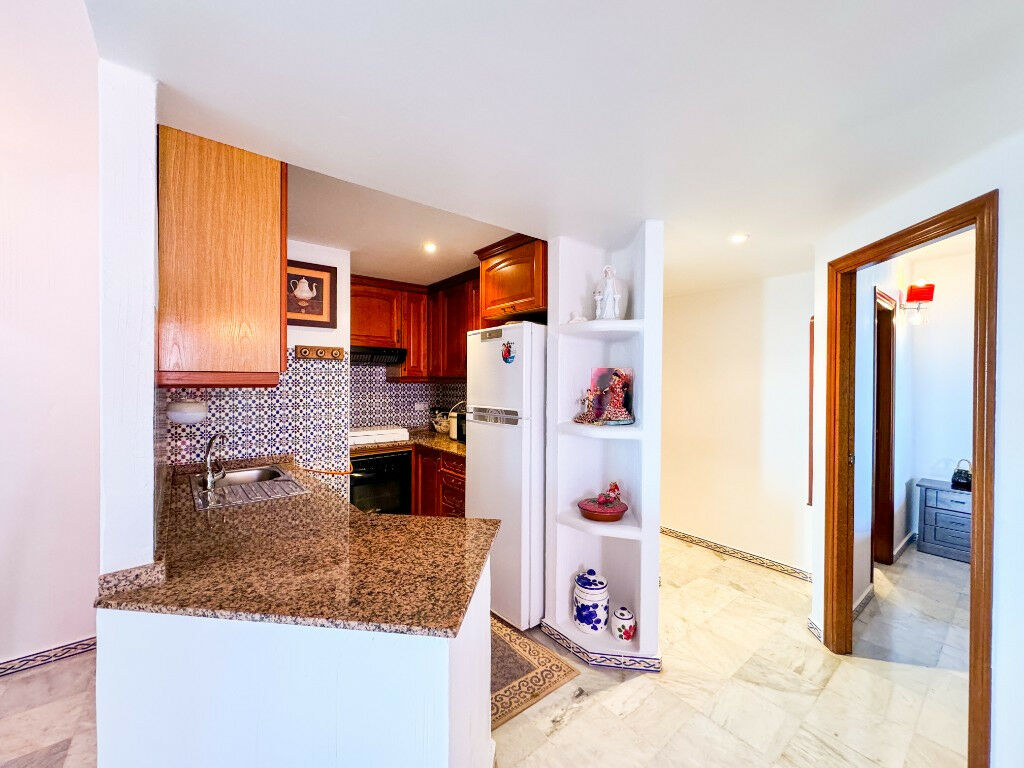 Middle Floor Apartment Torrevieja Alicante - image 10