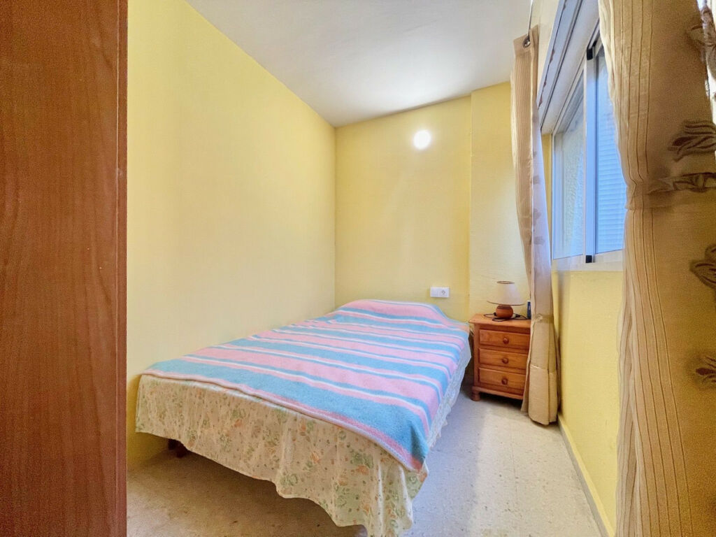 Middle Floor Apartment Fuengirola Málaga - image 10