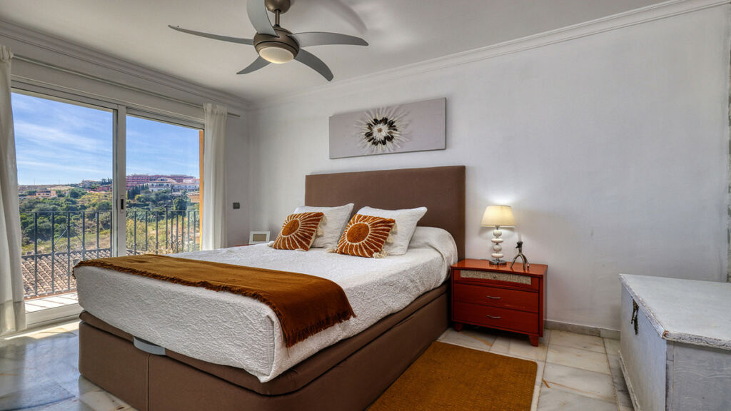 Townhouse Manilva Málaga - image 11