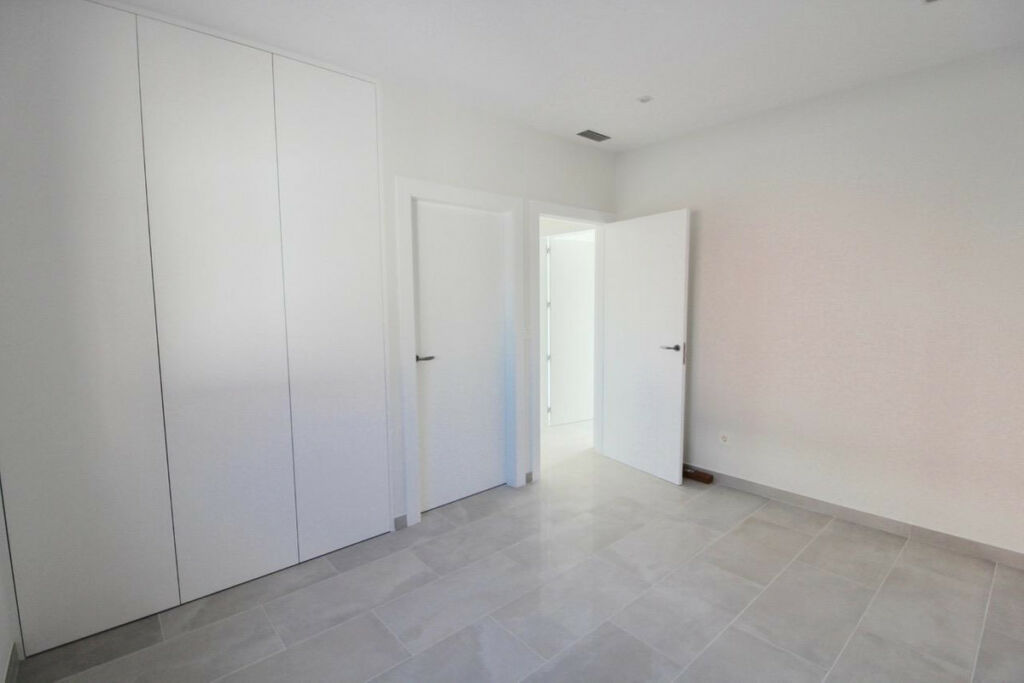 Detached Villa Aspe Alicante - image 10
