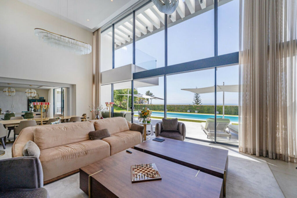 Detached Villa Los Arqueros Málaga - image 11