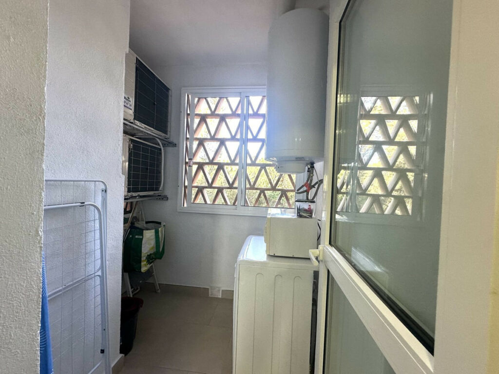 Middle Floor Apartment Calahonda Málaga - image 12