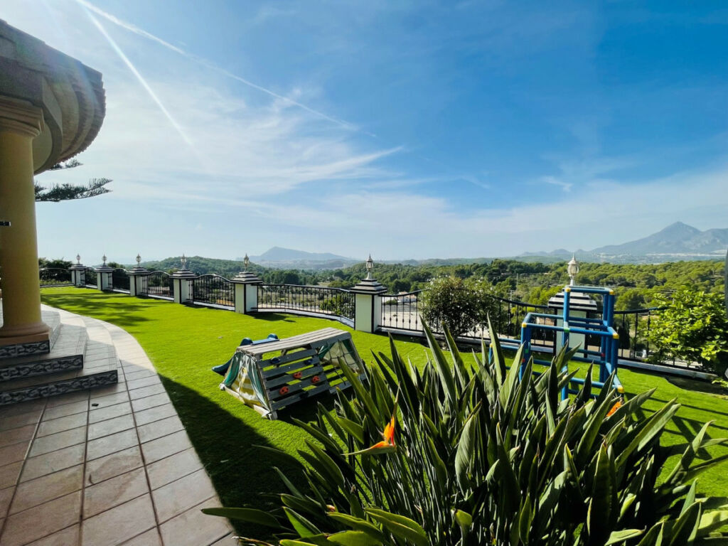 Detached Villa Altea Alicante - image 10