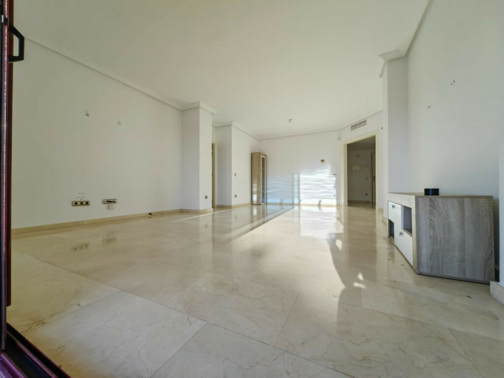 Middle Floor Apartment Casares Málaga - image 10