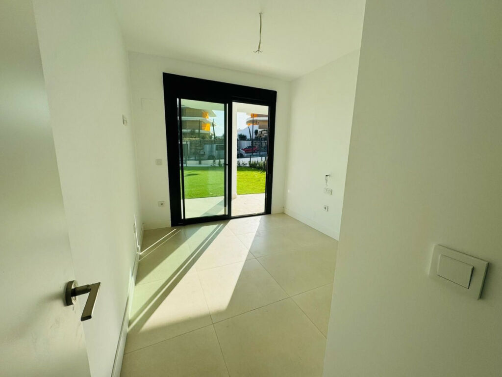 Ground Floor Apartment Fuengirola Málaga - image 10