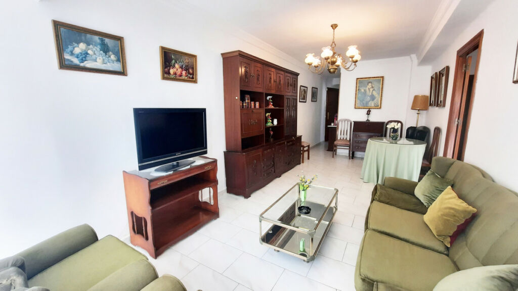 Middle Floor Apartment Fuengirola Málaga - image 10