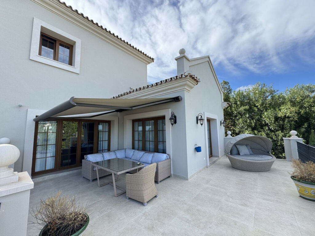 Detached Villa El Paraiso Málaga - image 10