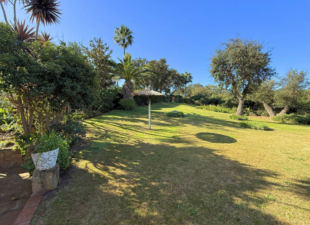 Detached Villa Sotogrande Alto Cádiz - image 10
