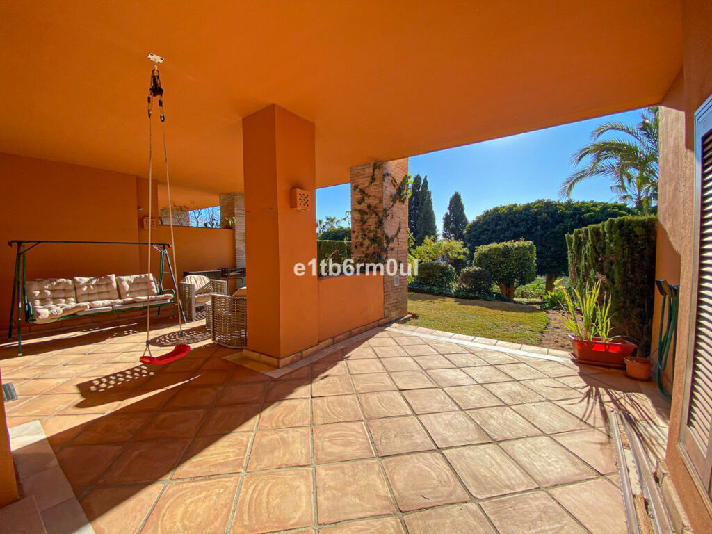 Middle Floor Apartment Bahía de Marbella Málaga - image 10