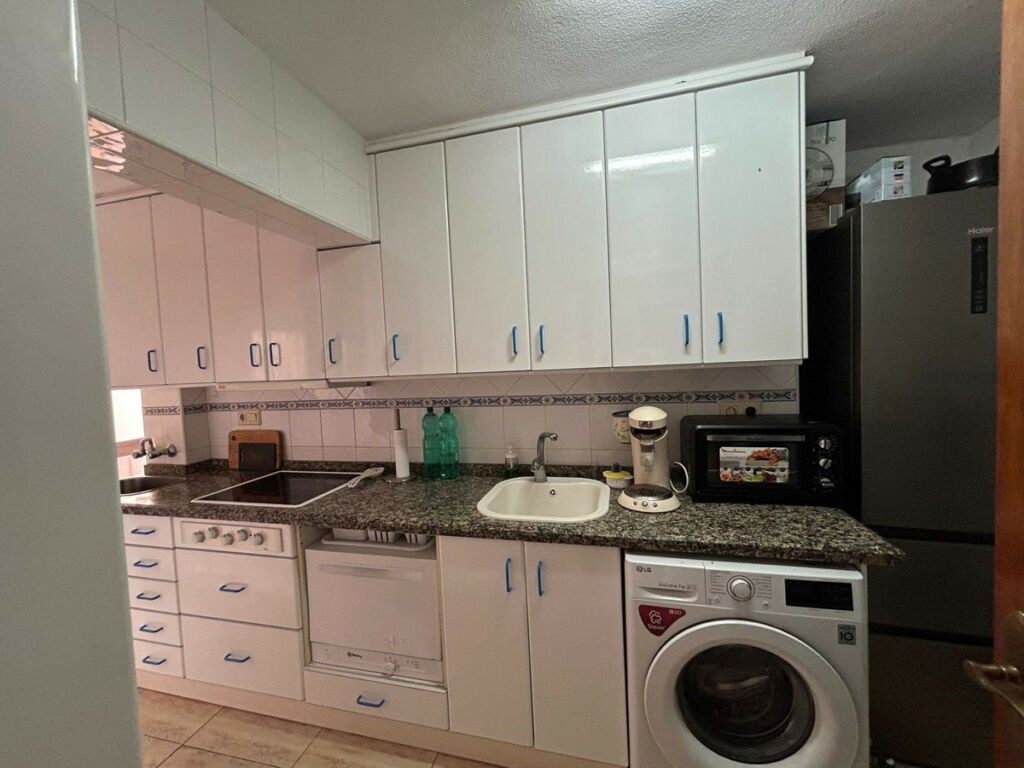 Middle Floor Apartment Benidorm Alicante - image 9