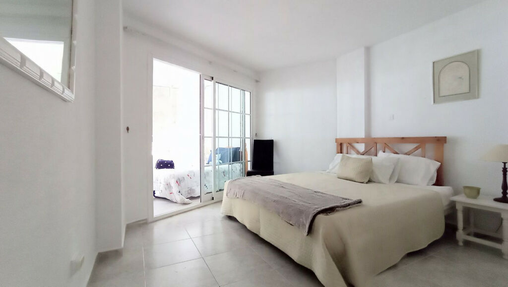 Middle Floor Apartment Calahonda Málaga - image 11