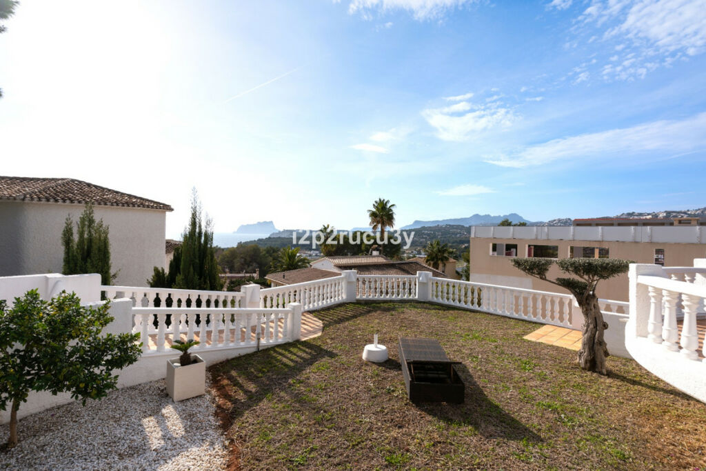 Detached Villa Moraira Alicante - image 9