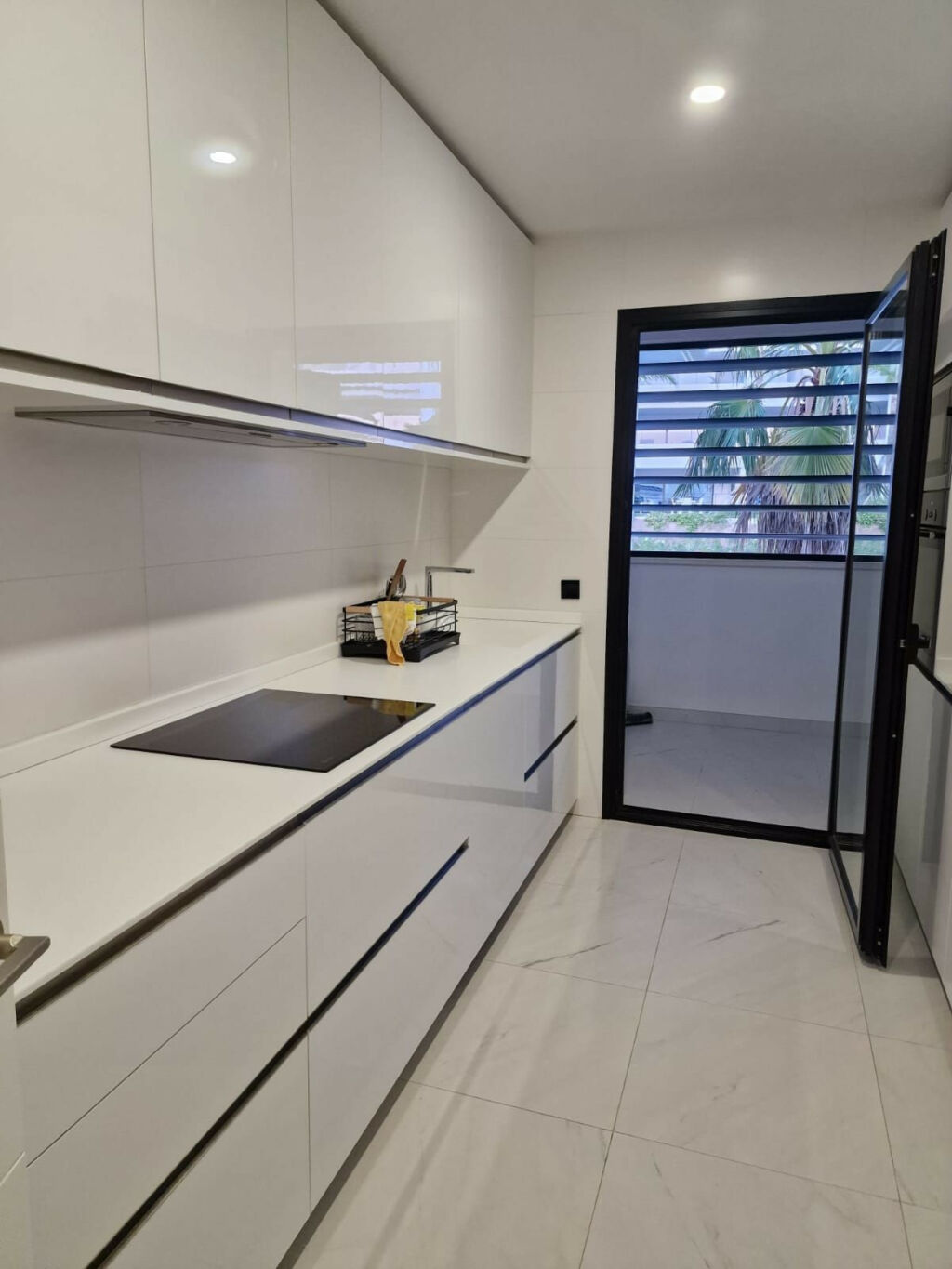 Middle Floor Apartment Estepona Málaga - image 10