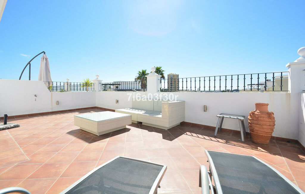 Penthouse Aloha Málaga - image 10