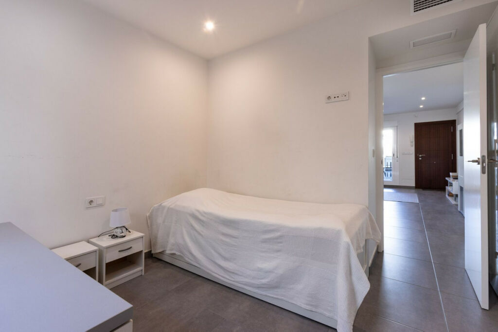 Ground Floor Apartment Aguas Nuevas Alicante - image 10