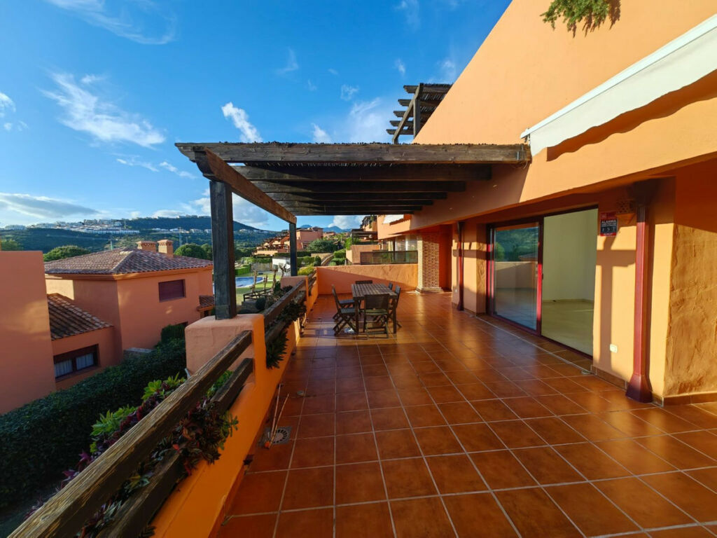 Middle Floor Apartment Casares Málaga - image 11