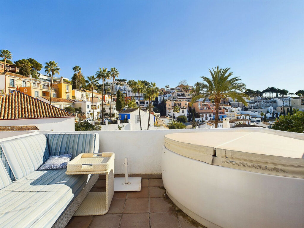Detached Villa La Heredia Málaga - image 12
