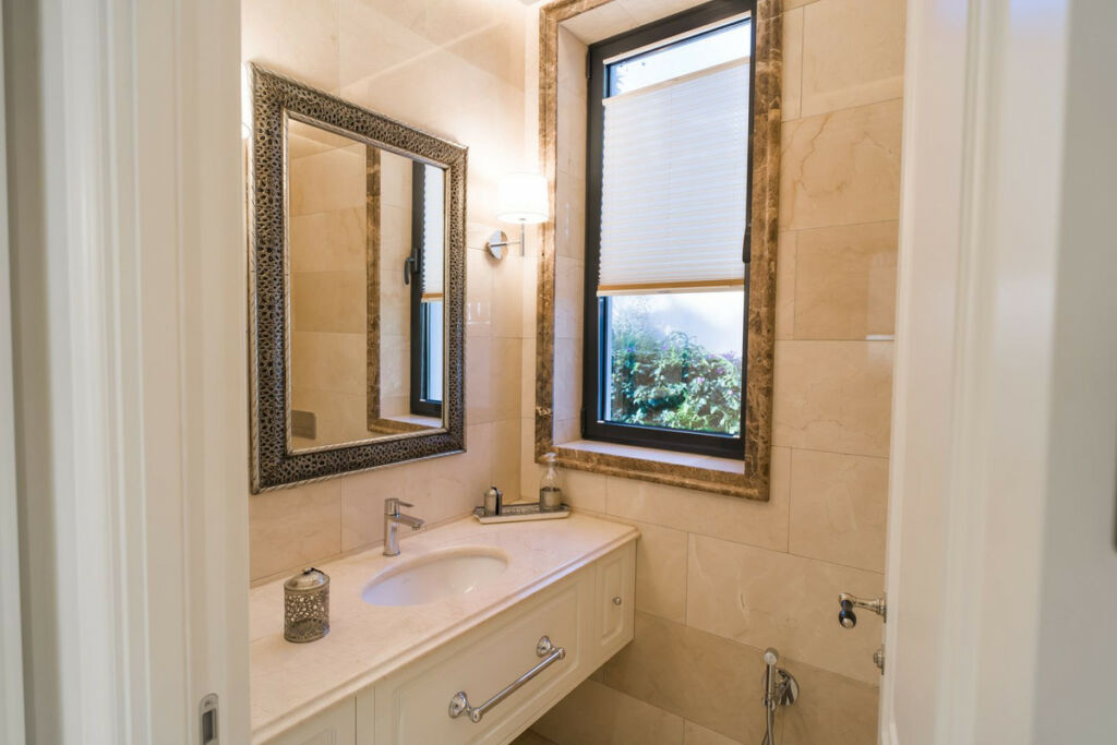 Detached Villa Los Flamingos Málaga - image 11