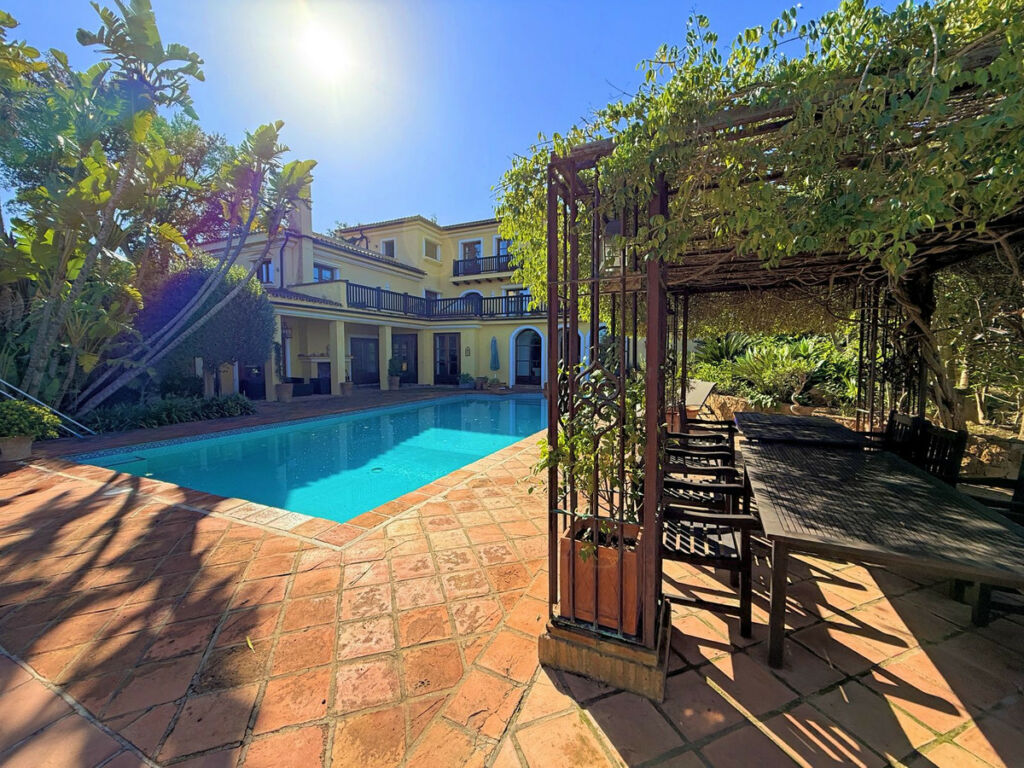 Detached Villa Sotogrande Alto Cádiz - image 11