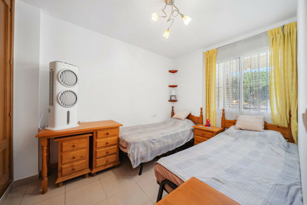 Middle Floor Apartment Benalmadena Málaga - image 11